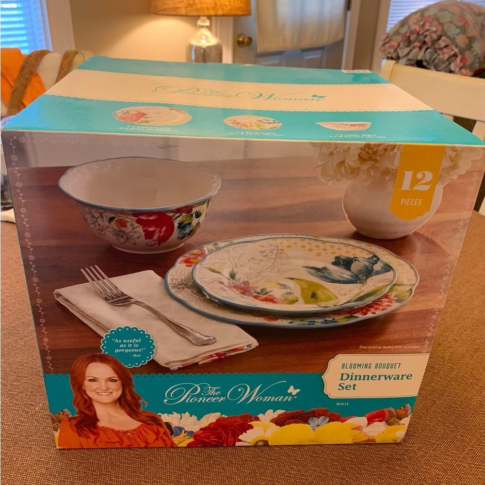 Brand New Pioneer Woman Blooming Bouquet Dishes